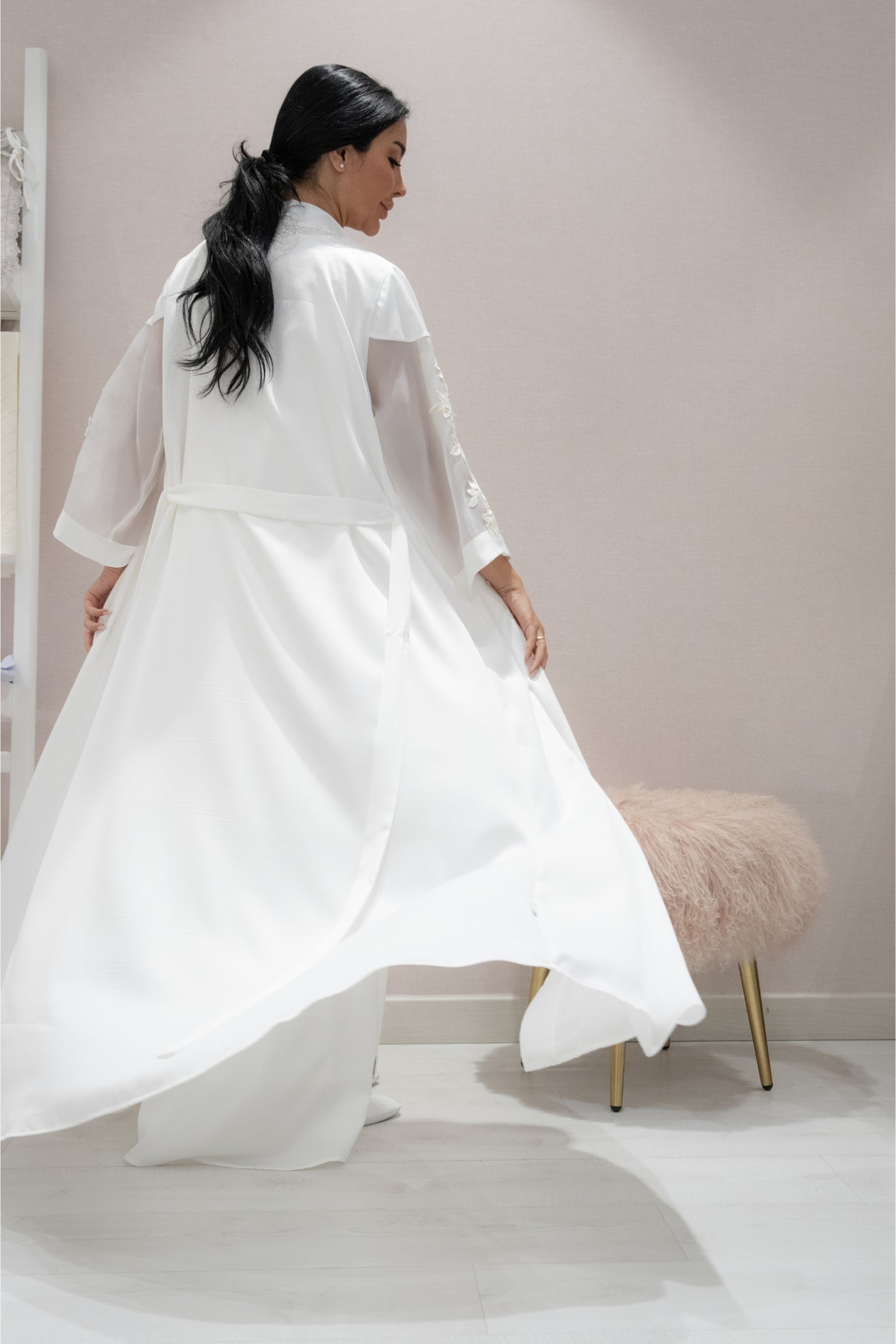 Elegant Robe with Organza Sleeves – Available in Pink, White & Gold Lace