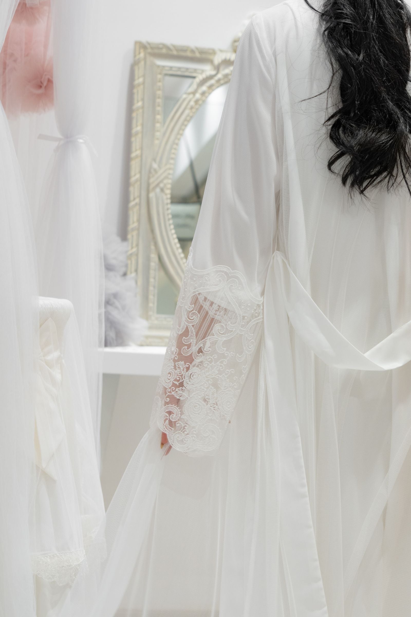 Elegant White Tulle Robe  With Elegant Lace