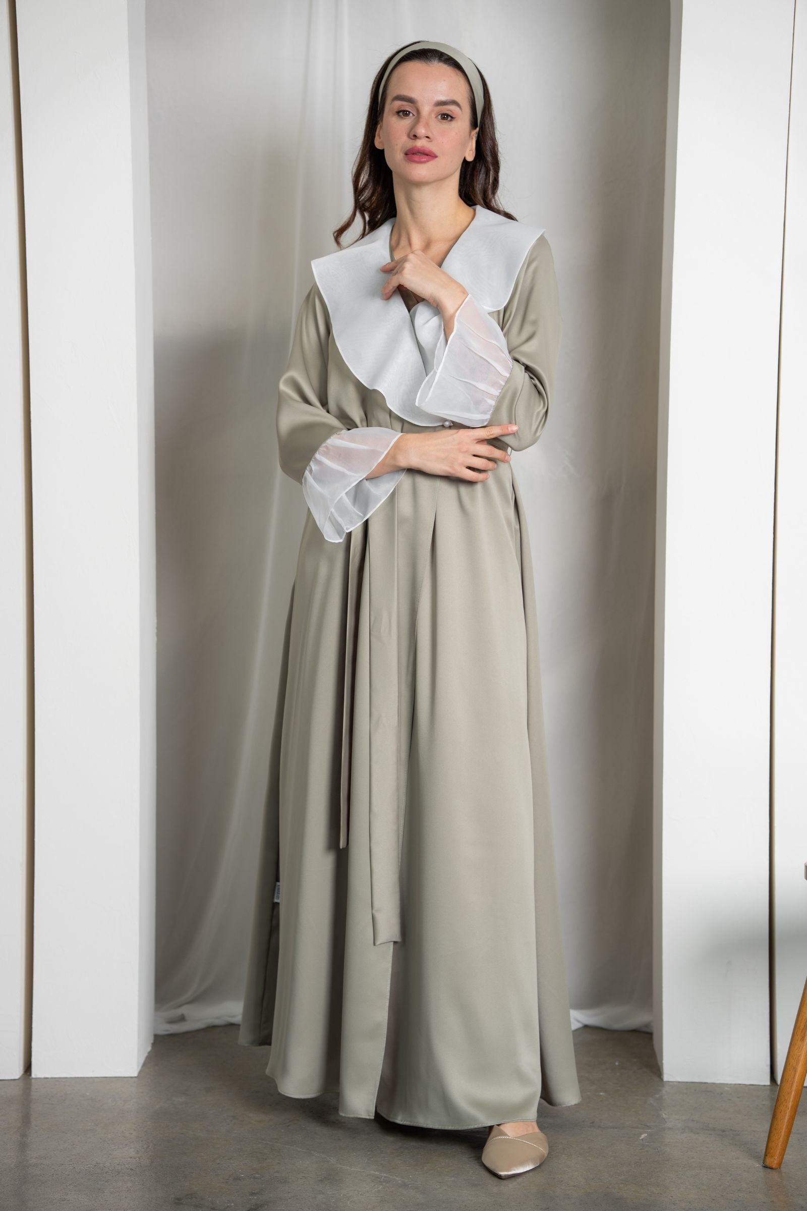 Classic Elegance Robe Set  Ruffled Collar