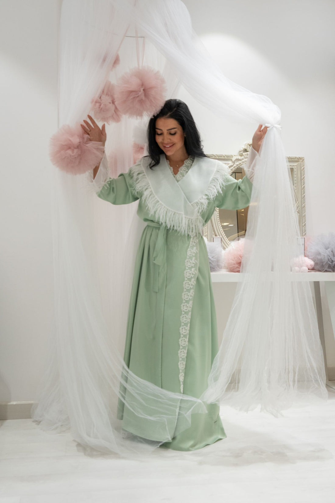 Feather-Trimmed Robe with Lace Detailing – Elegant Maternity Lounge Set