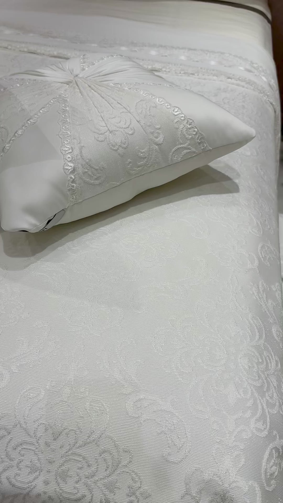 Luxury White 5-Piece Bridal Bedding Set with Embroidery & Lace Detailing